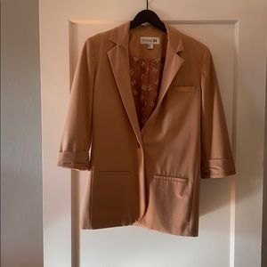 Rose blazer with cropped sleeves